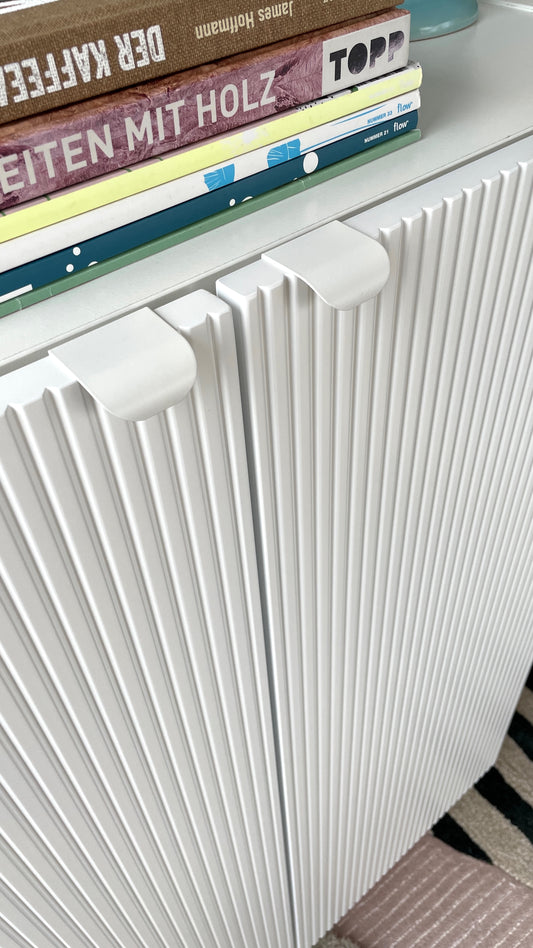 vertikal geriffelte Tür